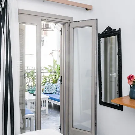 Georgia Pelekanou Apartment *