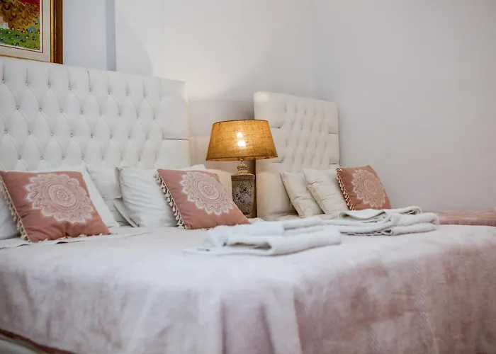 Georgia Pelekanou * サントリーニ