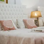 Georgia Pelekanou Fira (Santorini)