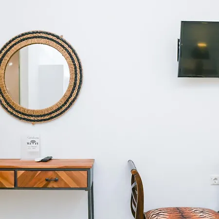 Georgia Pelekanou Apartment *