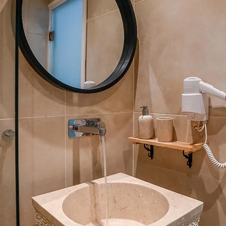 Georgia Pelekanou アパート