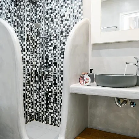 Georgia Pelekanou Apartment