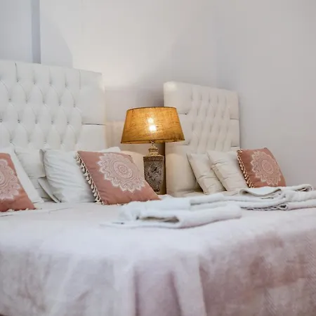 Georgia Pelekanou * Firá