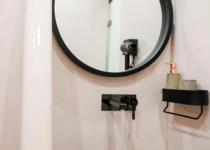 Georgia Pelekanou * 费拉